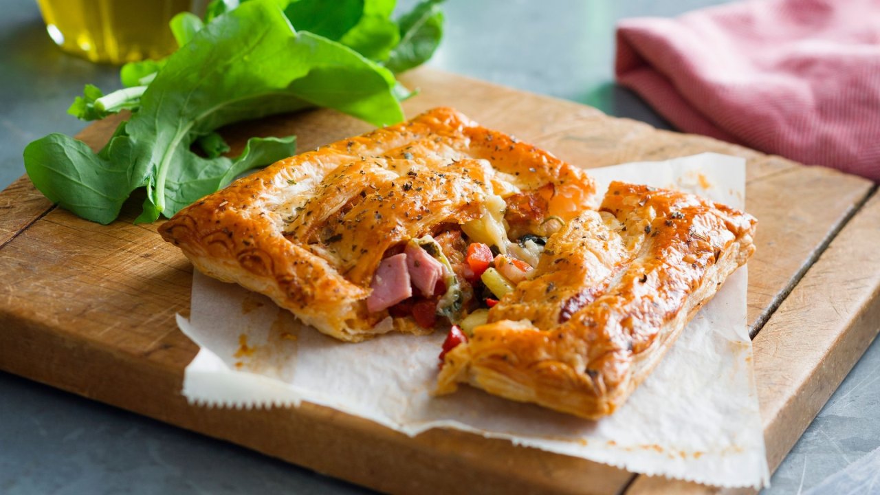 Pizza Pastry Pockets